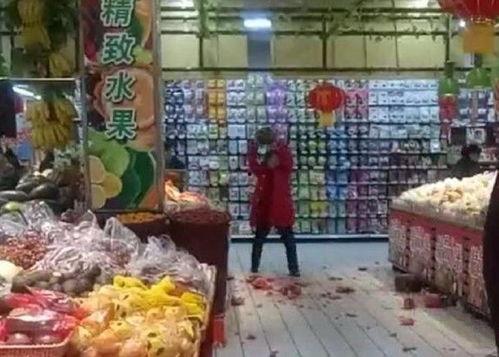 超市监控吃瓜,超市奇遇记