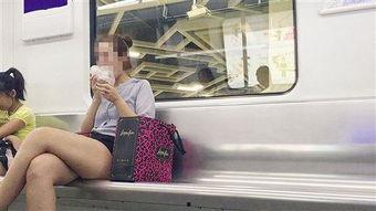 娱乐吃瓜酱人多的地铁,娱乐吃瓜酱成热门话题